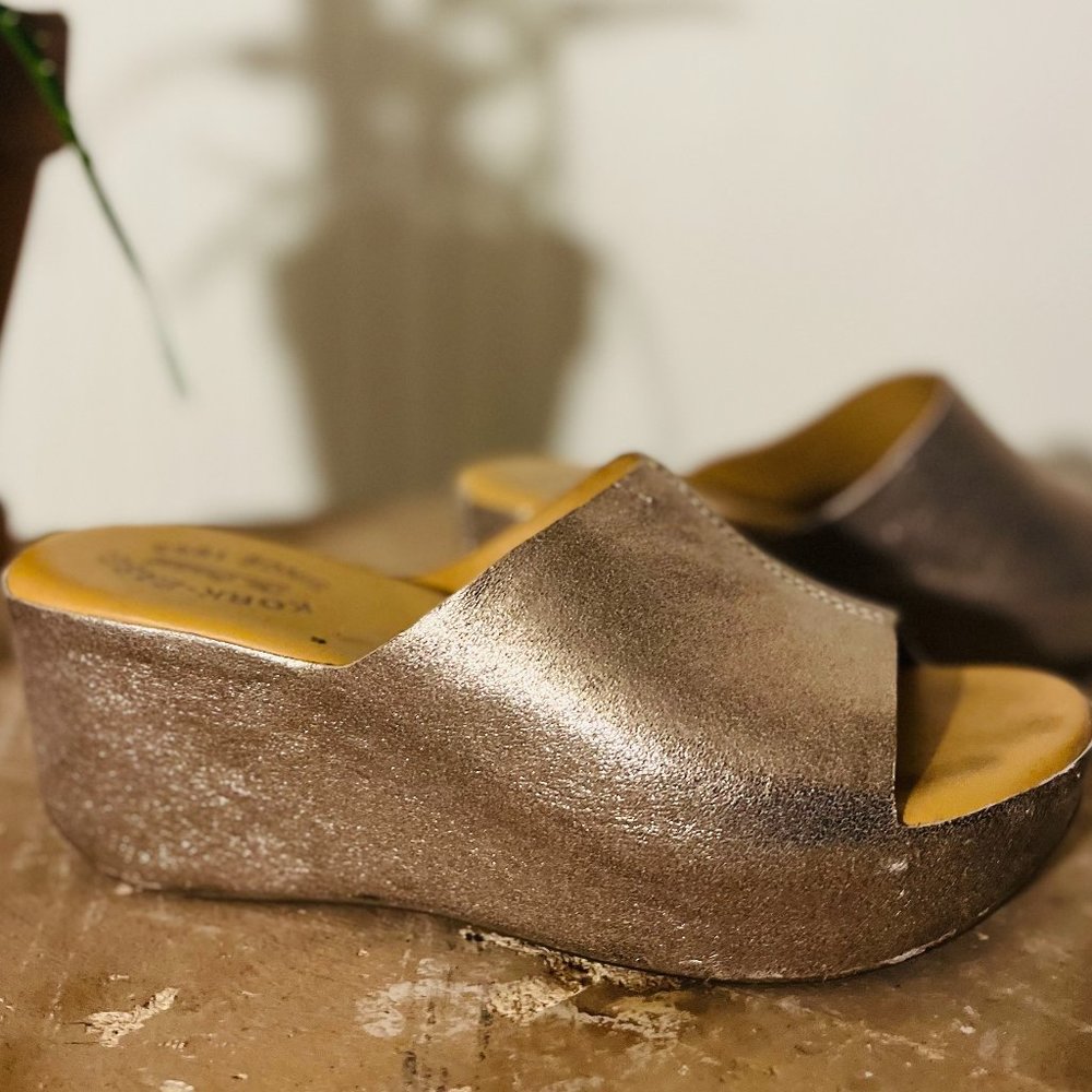 Gold metallic Kork-Ease wedge heels
